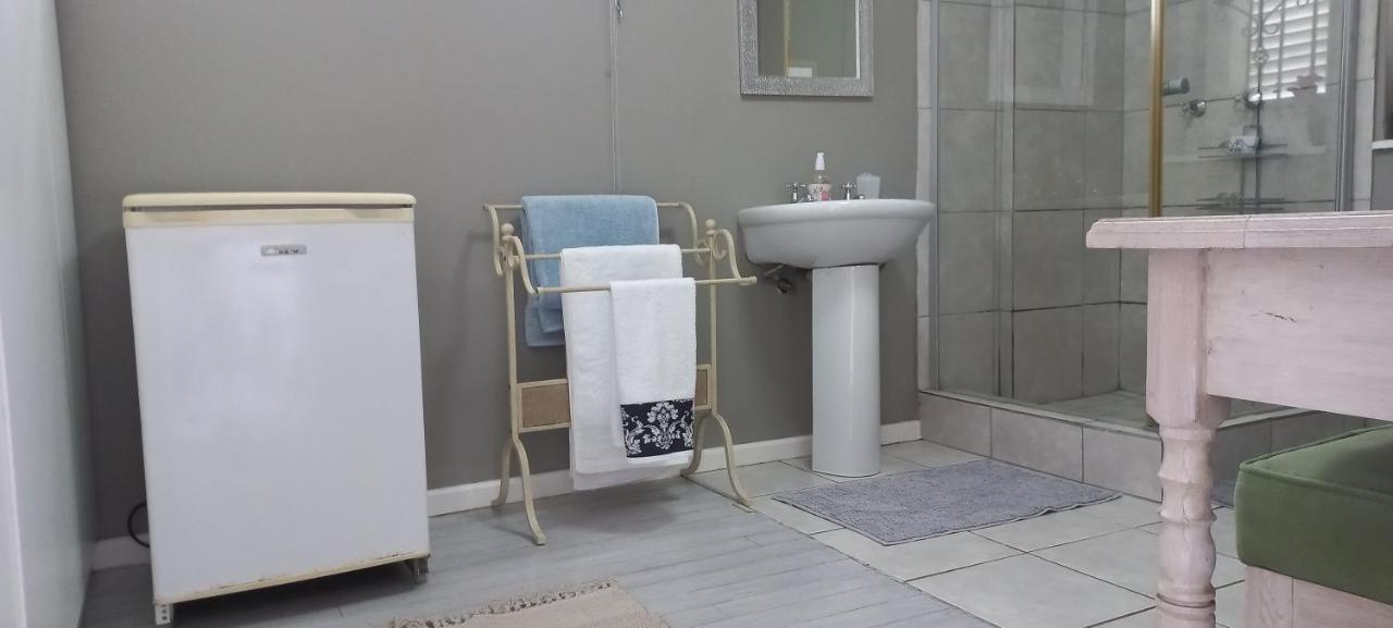Peony Luxury Room With Wifi And Own Entrance Stellenbosch Exteriér fotografie