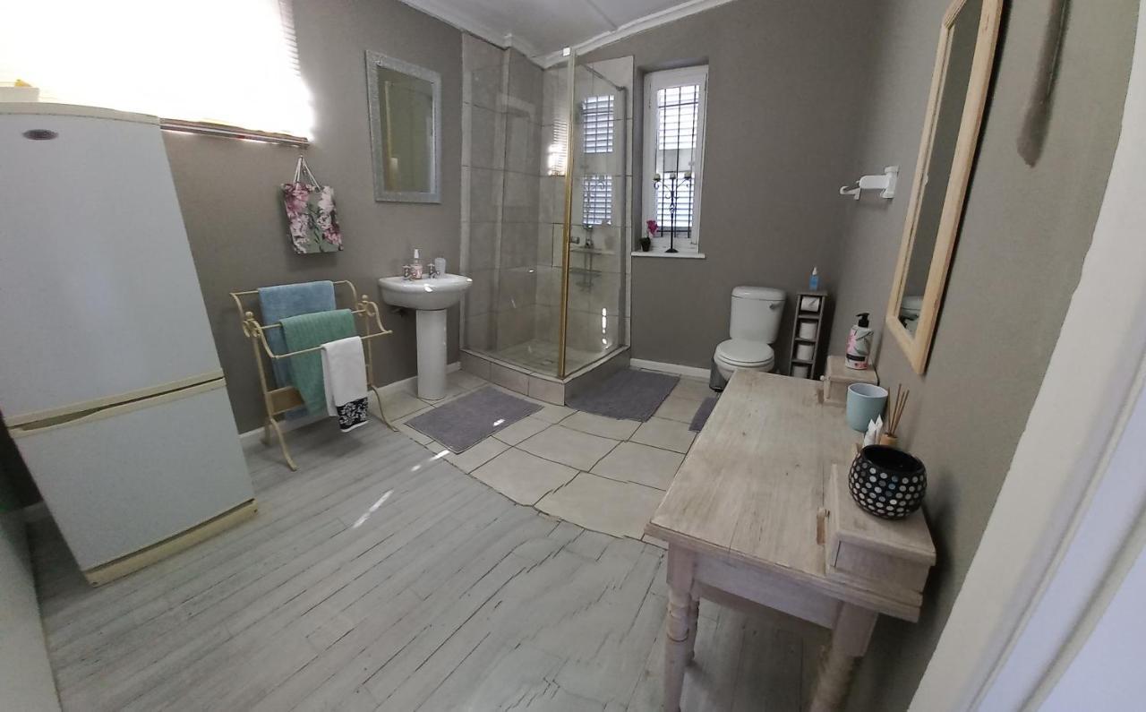 Peony Luxury Room With Wifi And Own Entrance Stellenbosch Exteriér fotografie